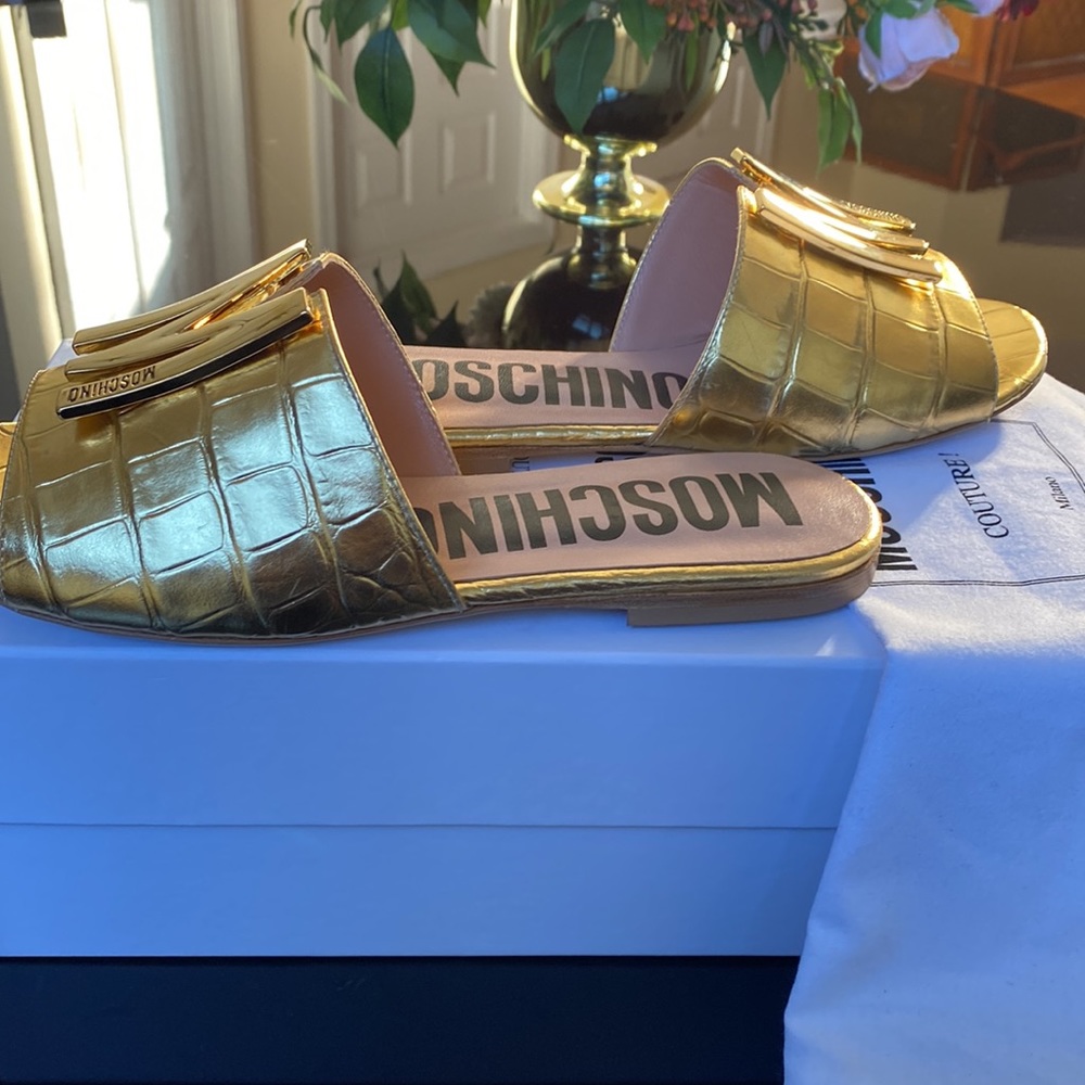 ✨ NWT Moschino Gold Croc Embossed M Logo Slide Sandals EU 37 🇮🇹 - Picture 13 of 16